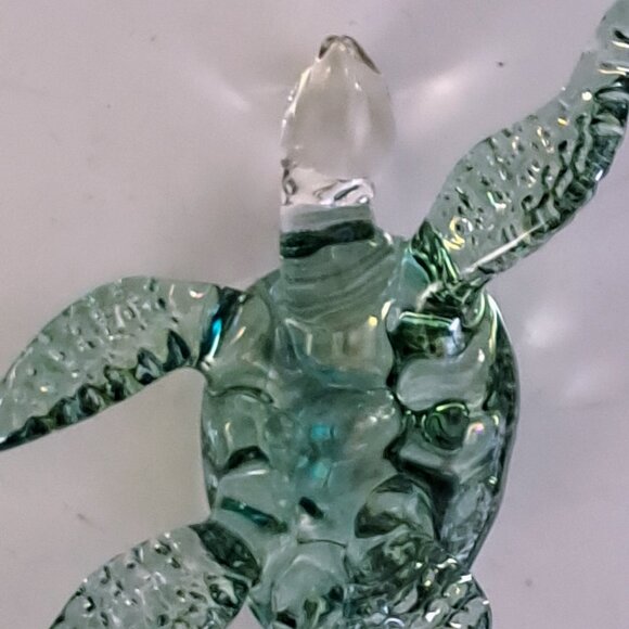 Vintage Hand Blown Light Green Glass Sea Turtle Figurine 3" - Picture 1 of 5